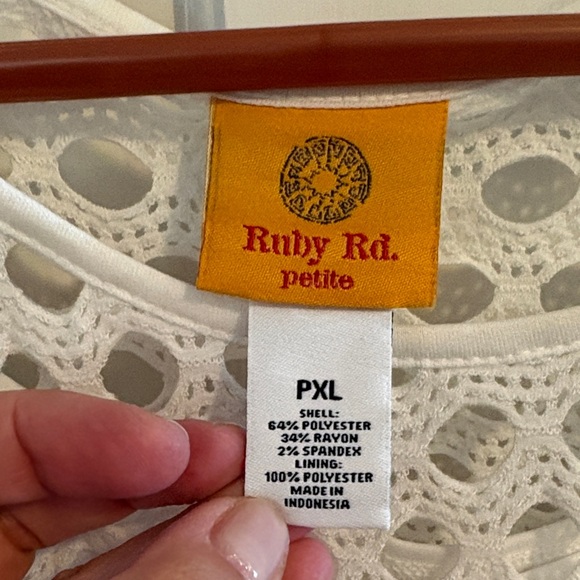 Ruby Rd. Petite White Crochet Top petite xl in excellent condition - Picture 2 of 9